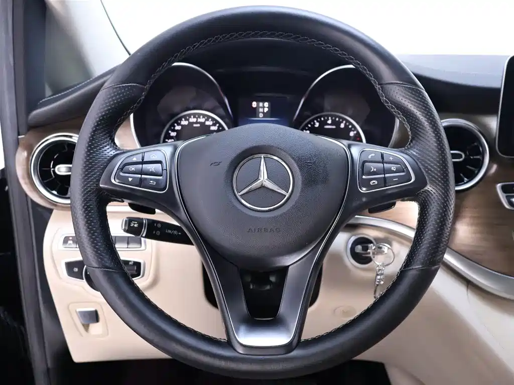 MERCEDES-BENZ V CLASS