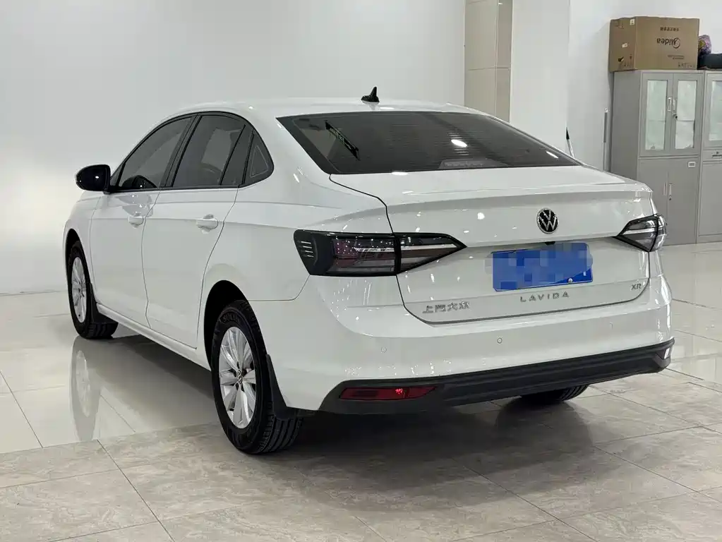 Volkswagen Lavida — миниатюра 4