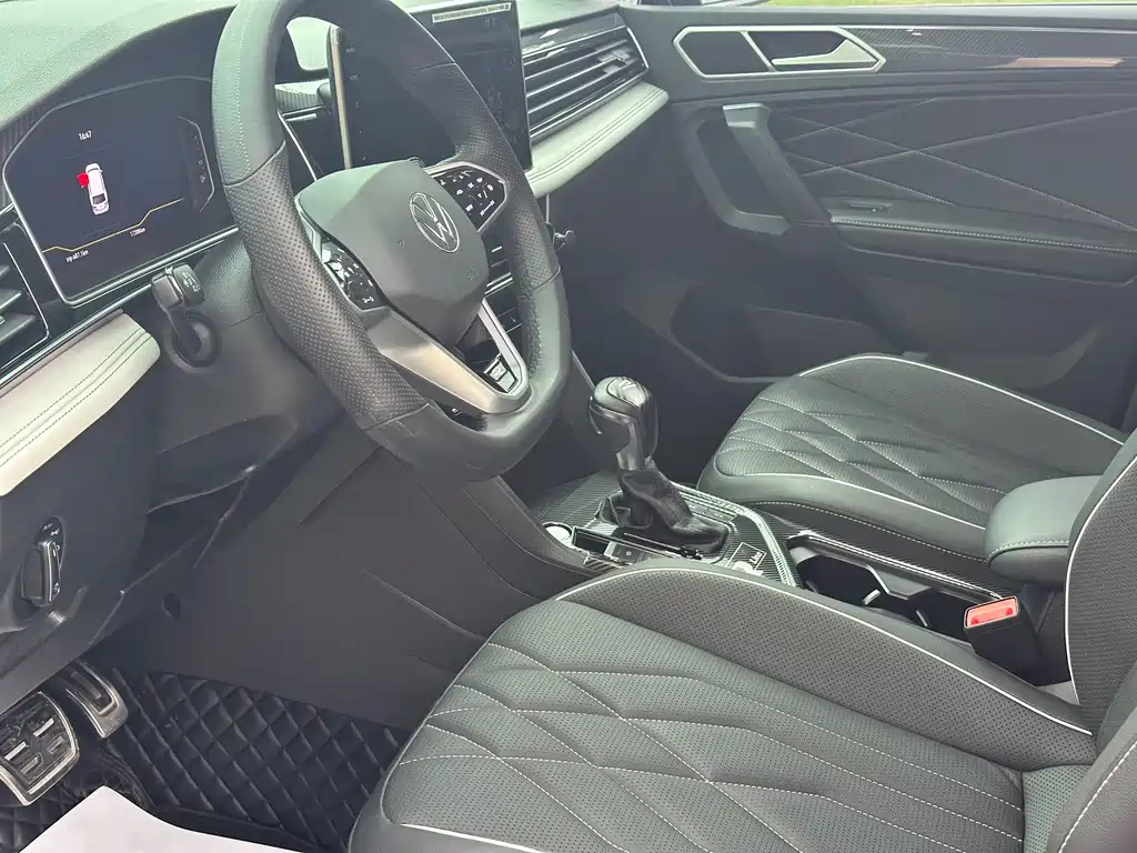 Volkswagen Tiguan L — миниатюра 7