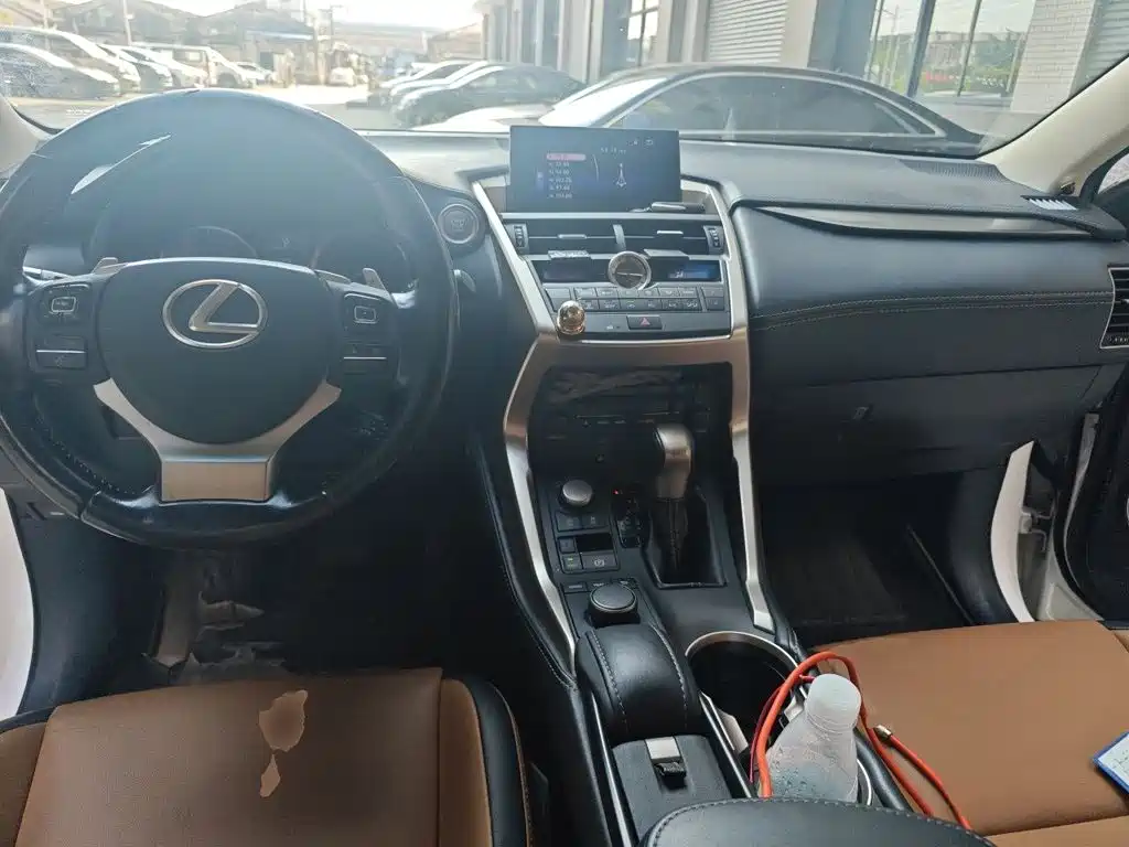 Lexus NX — миниатюра 10