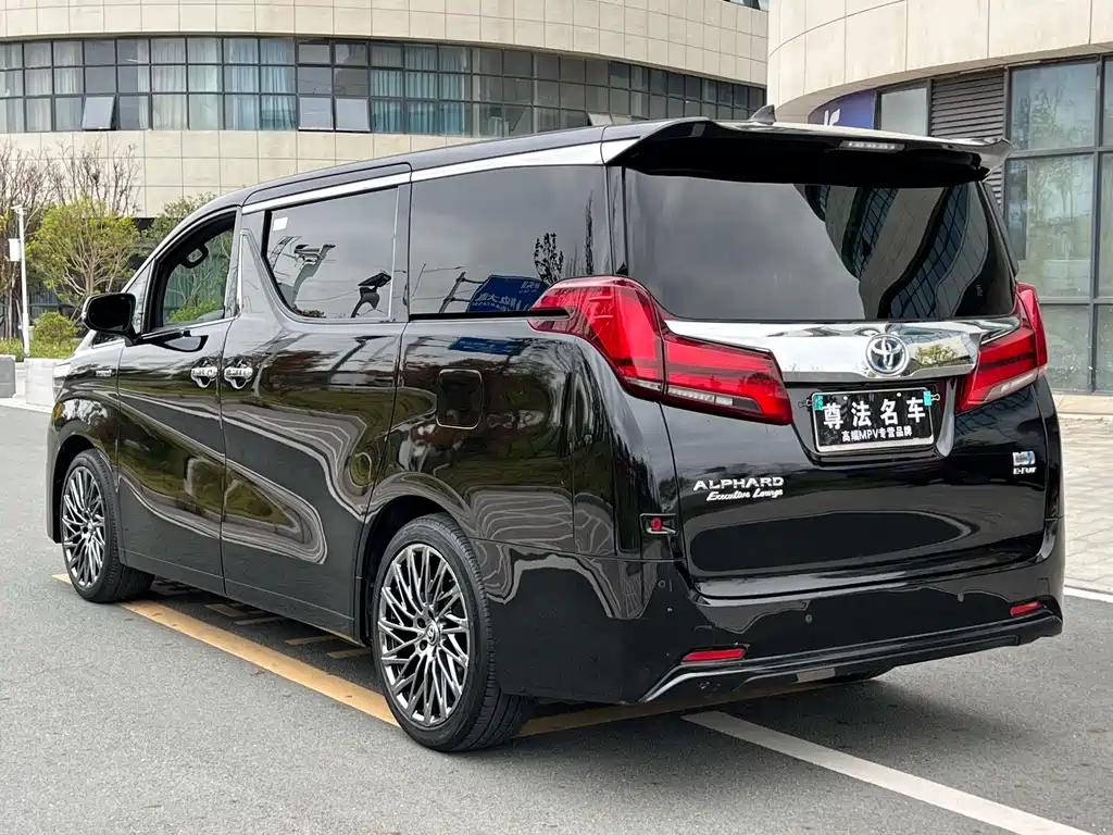 Toyota Alphard 2021 — фото 6