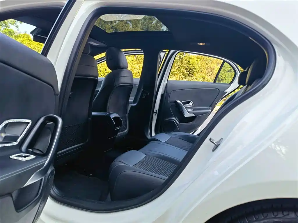 MERCEDES-BENZ A CLASS