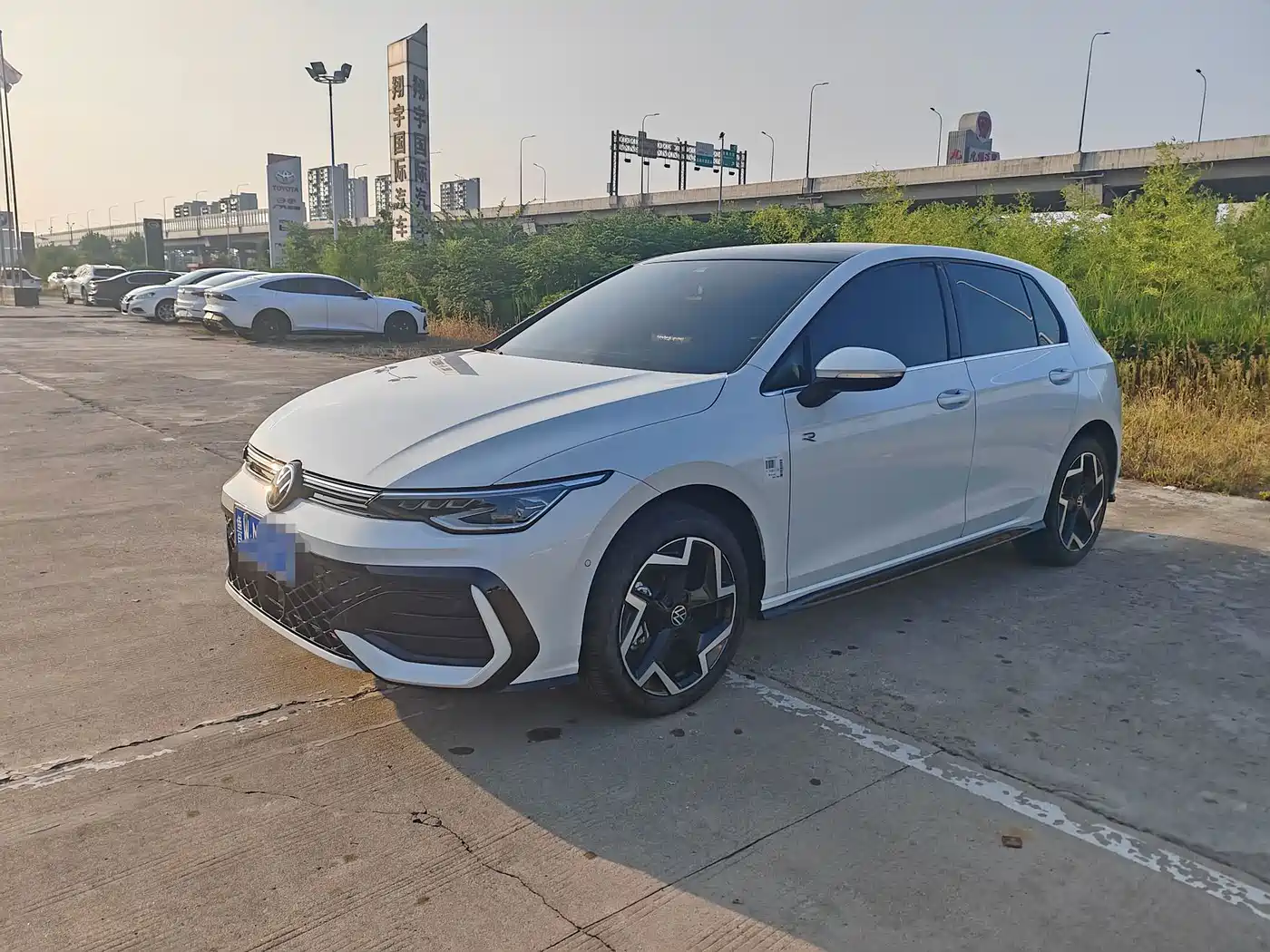 高尔夫 2025款 改款二 300TSI R-Line 2025