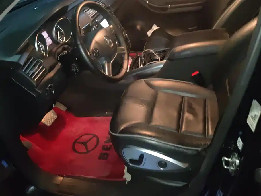 Mercedes-Benz R 2017 R 320 4MATIC