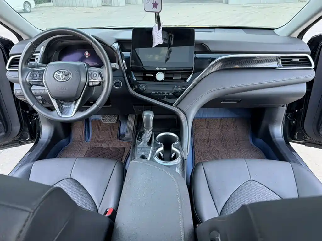 Toyota Camry — миниатюра 14