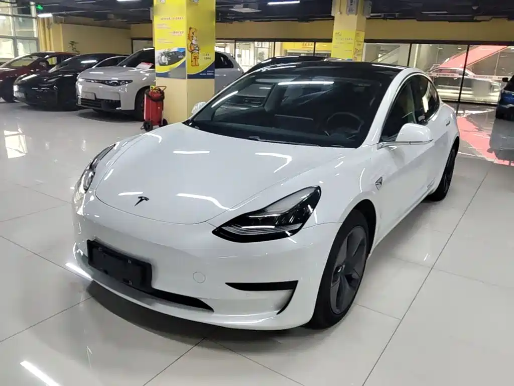 Tesla Model 3 — миниатюра 2