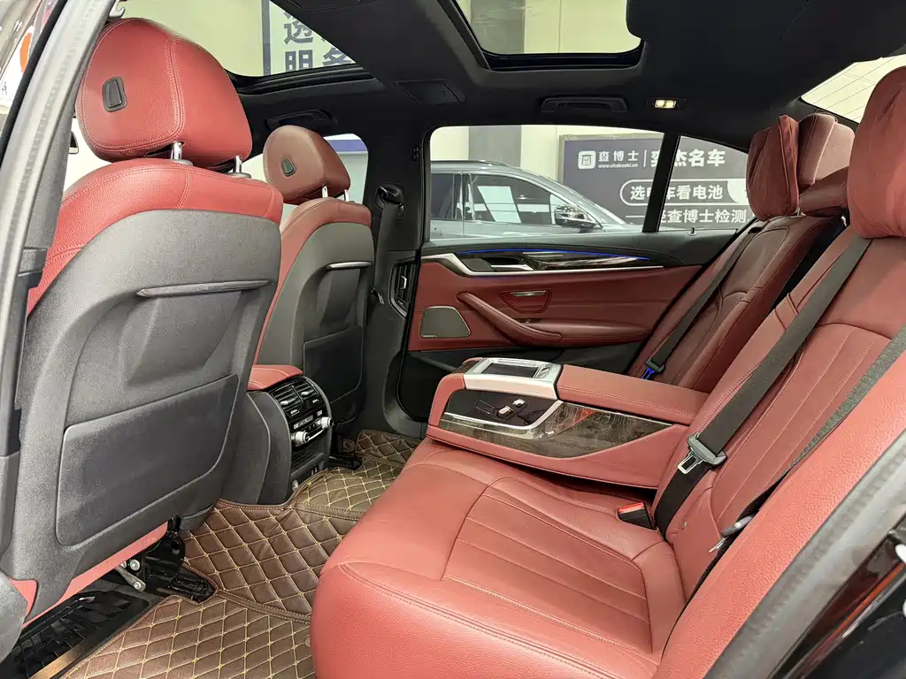 BMW 5 Series — миниатюра 5