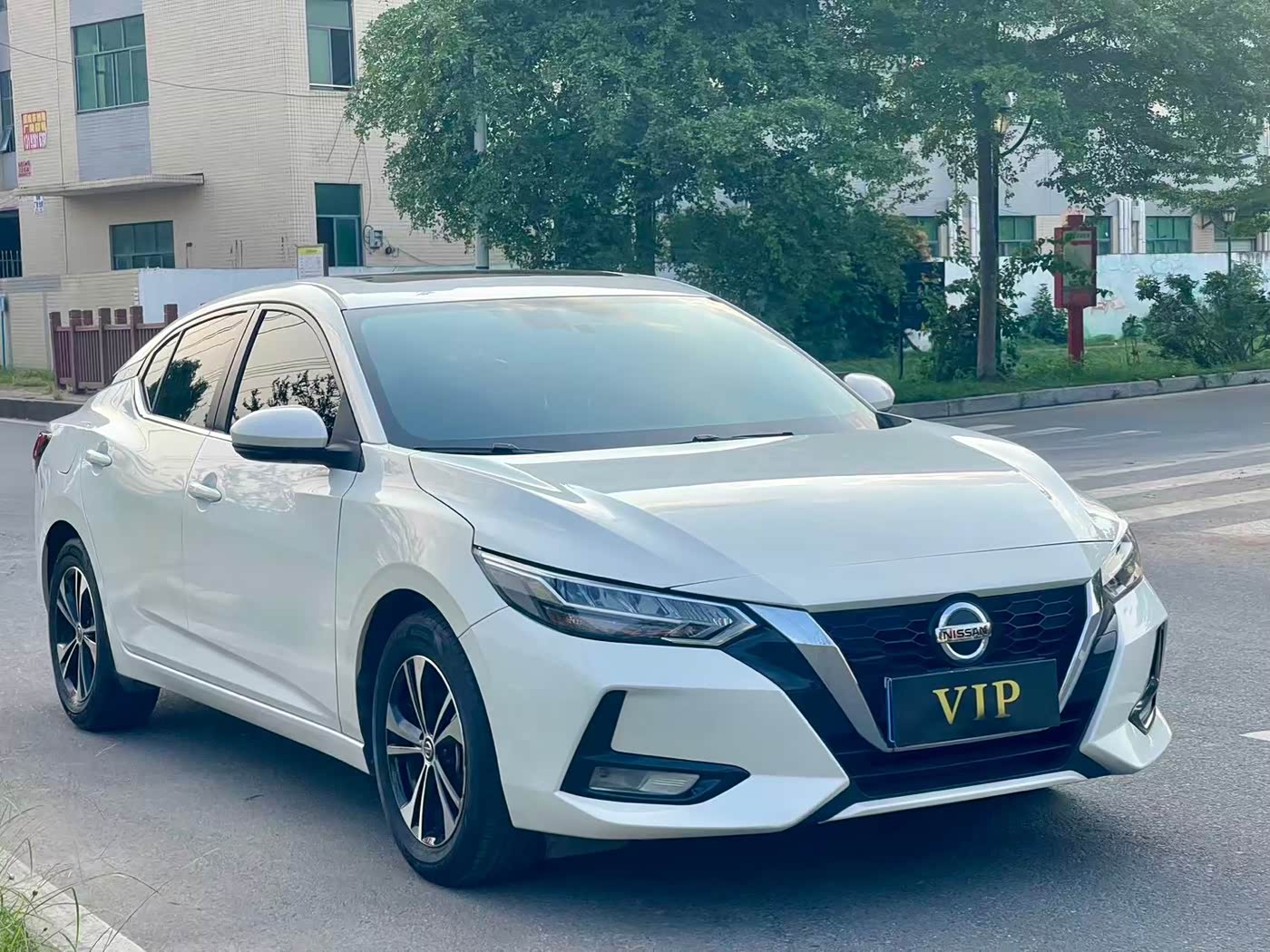 Nissan Sylphy 1.6 л 2023 г. Белый, пробег 30000 км