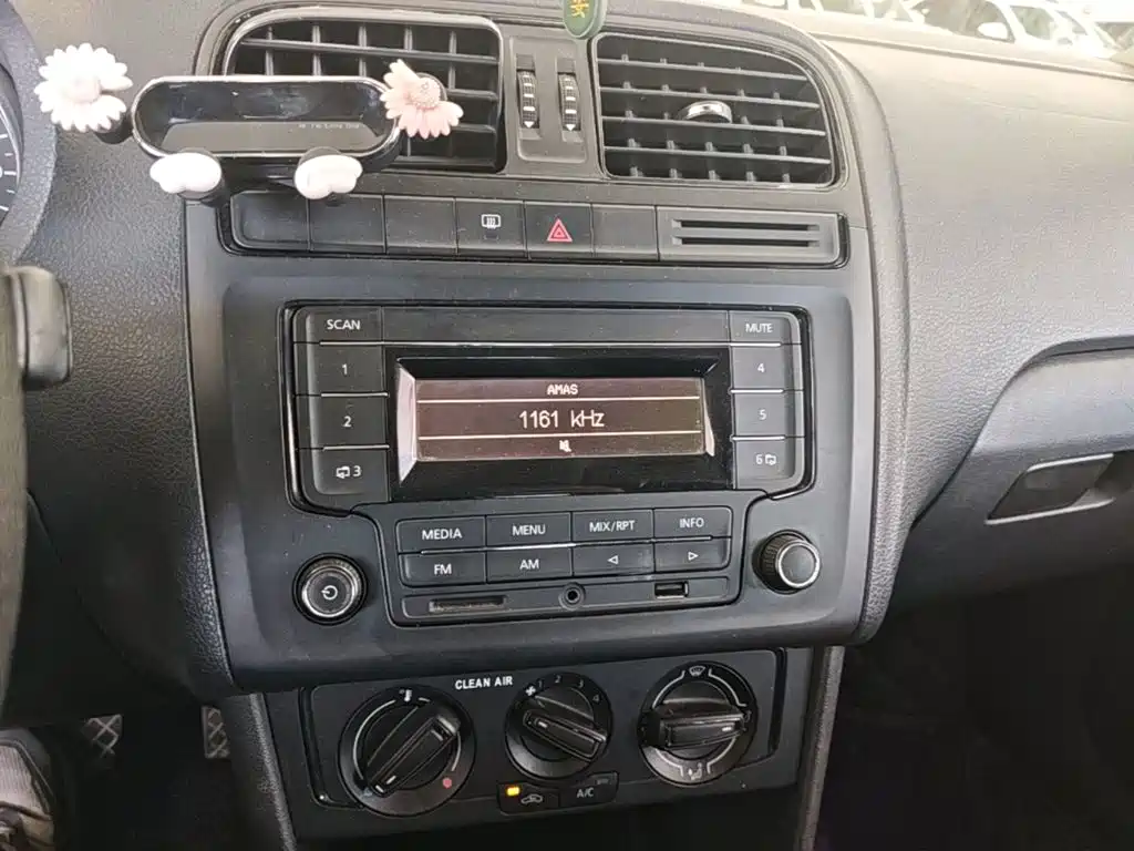 Volkswagen Polo — миниатюра 13