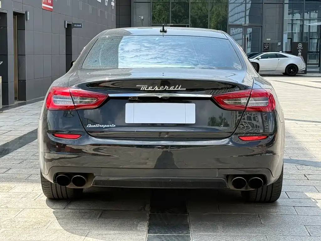 Maserati Quattroporte — миниатюра 9
