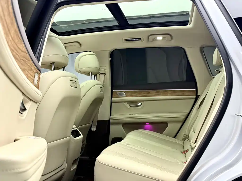 AITO ASK THE WORLD M7