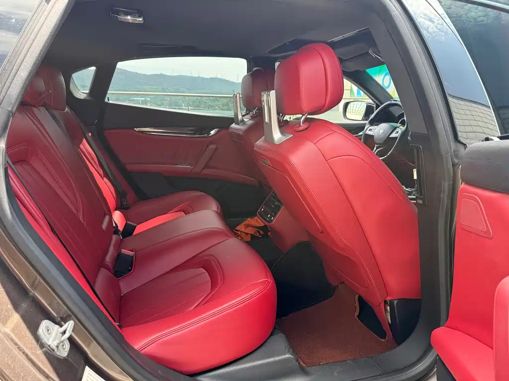 Maserati Quattroporte — миниатюра 8