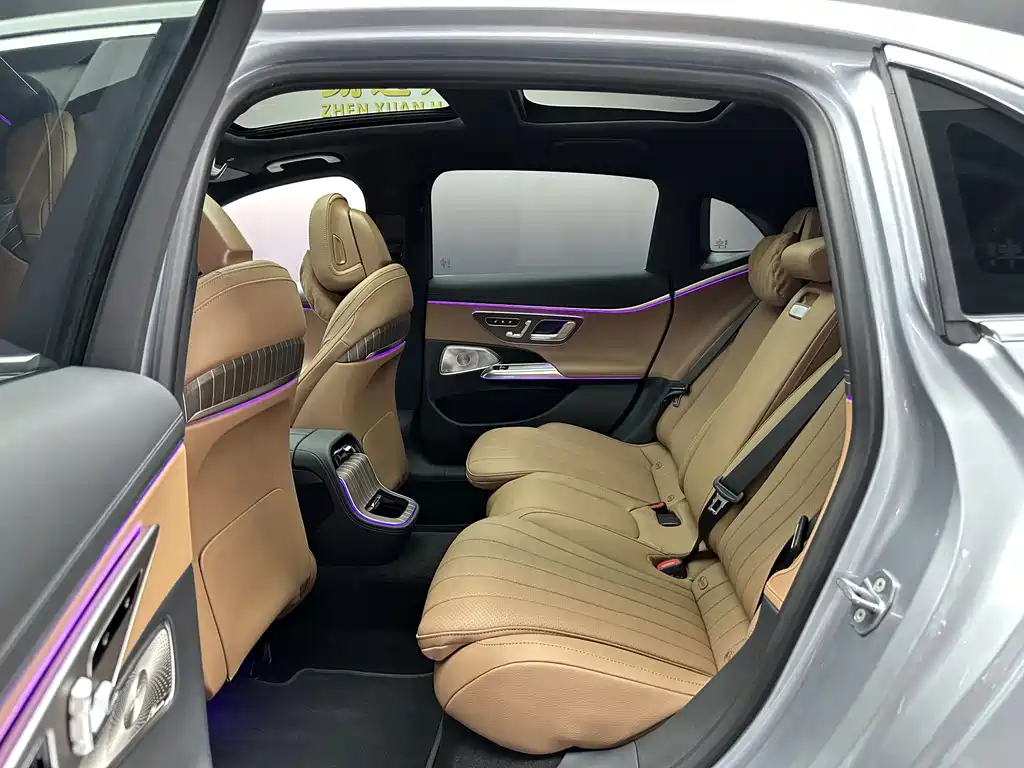 Mercedes-Benz E-Class — миниатюра 8