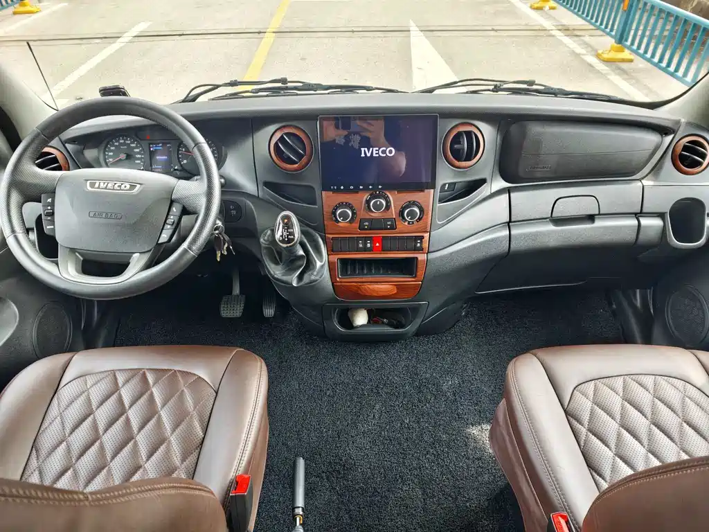 IVECO Ousheng — миниатюра 18