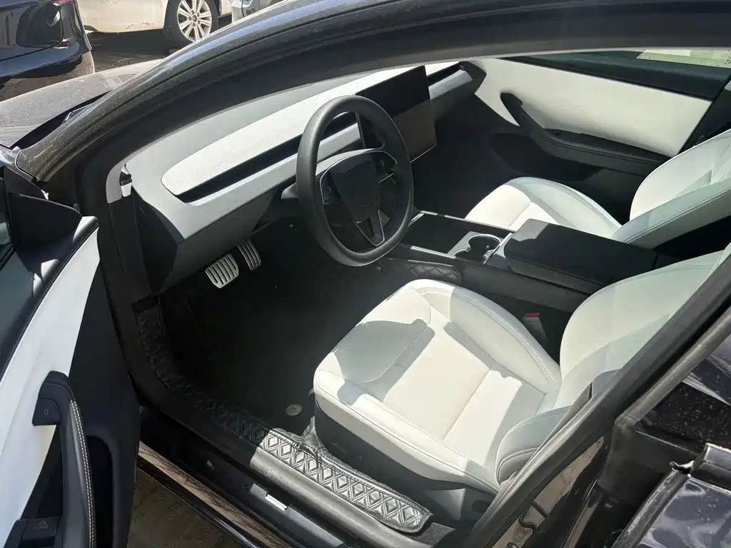 Tesla Model 3 - фото 5