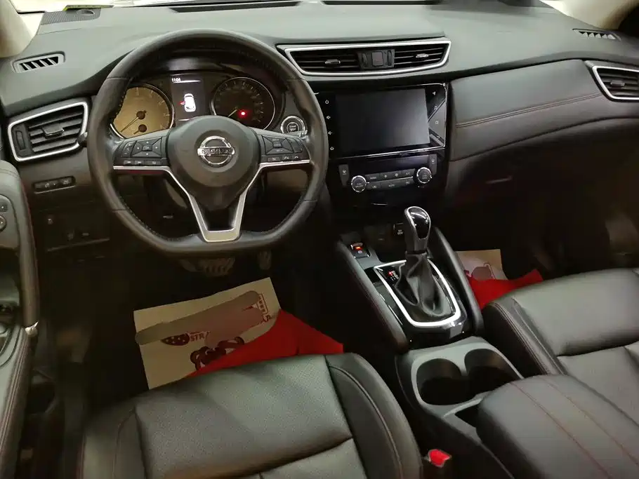 Nissan Qashqai — миниатюра 12
