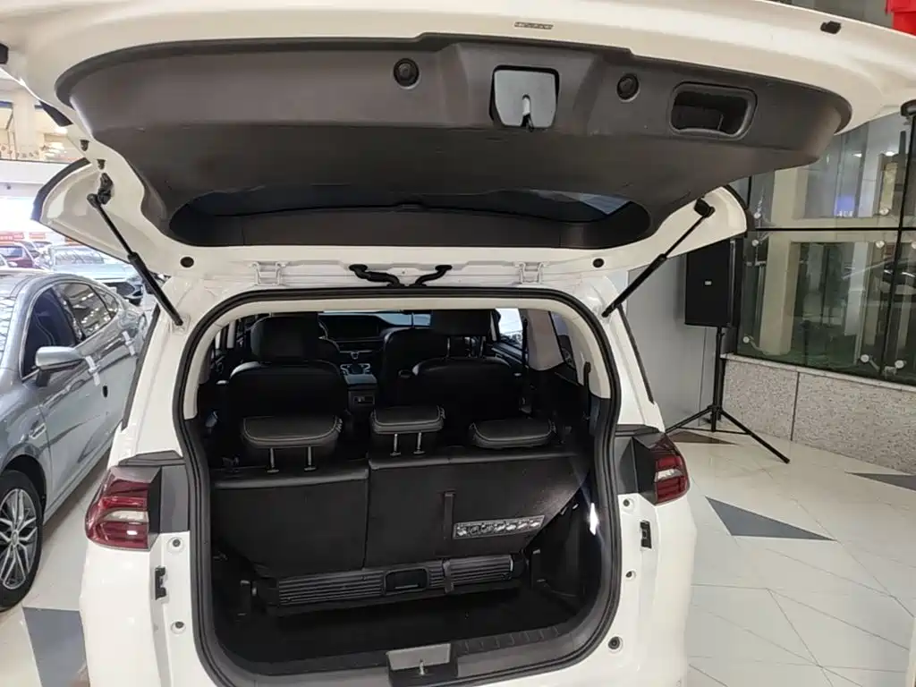 GAC Trumpchi M6 2023 — фото 18