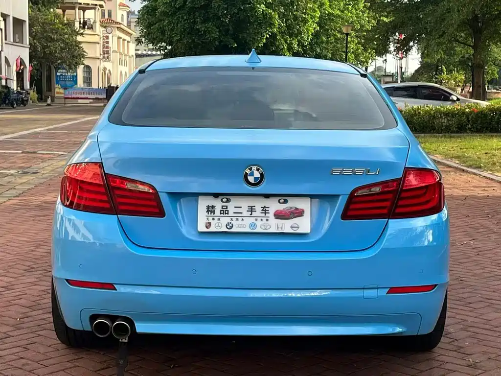 BMW 5 Series — миниатюра 8