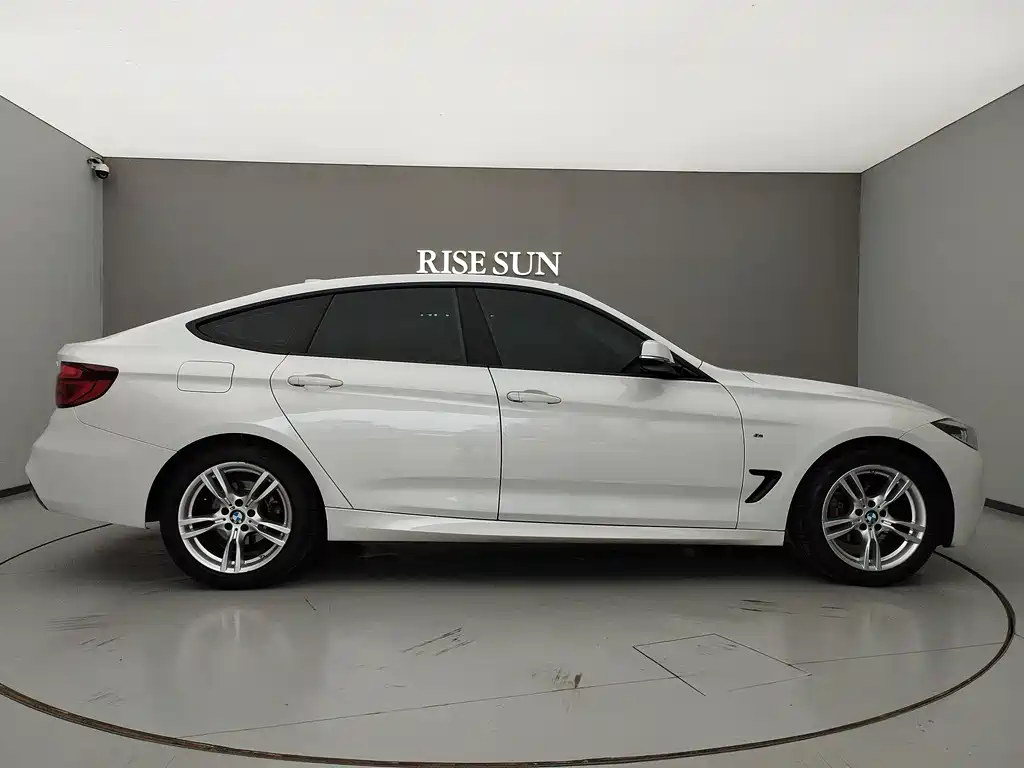 BMW 3 Series GT 3 GT 2020 320i M Sport