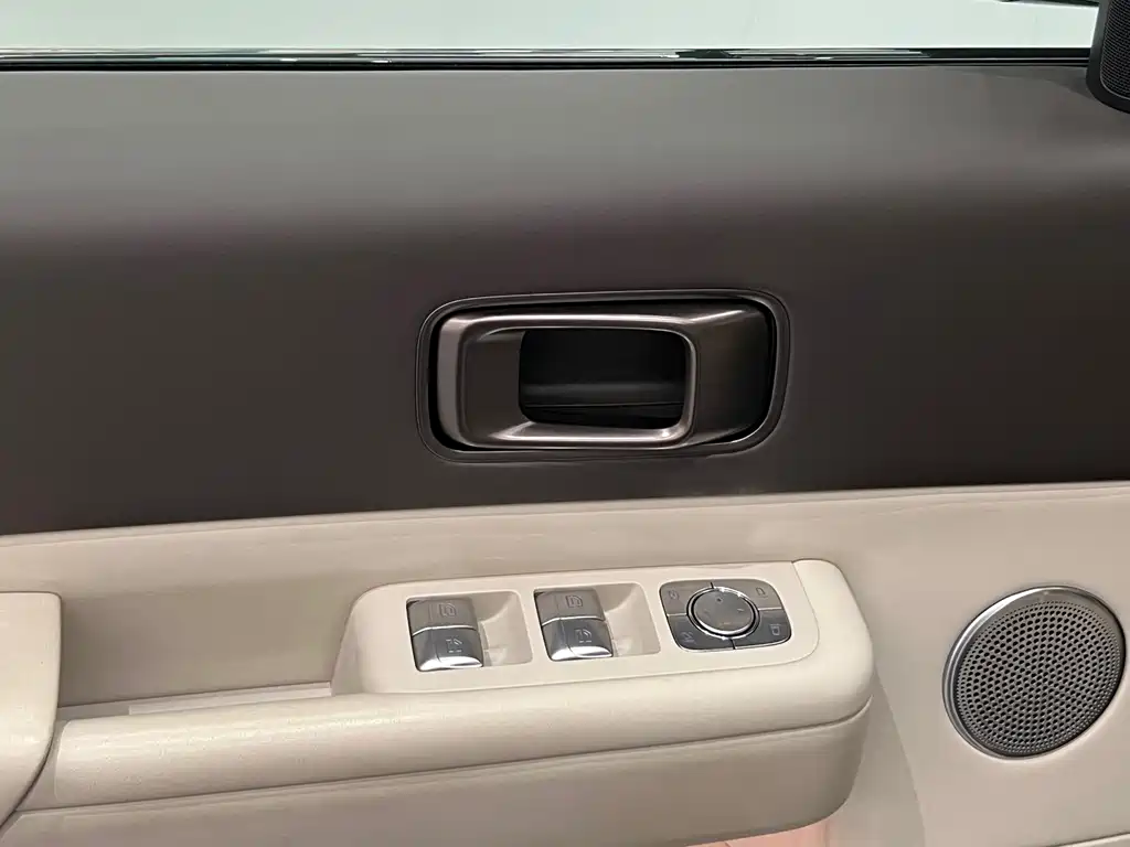 Li Auto Li MEGA — миниатюра 11
