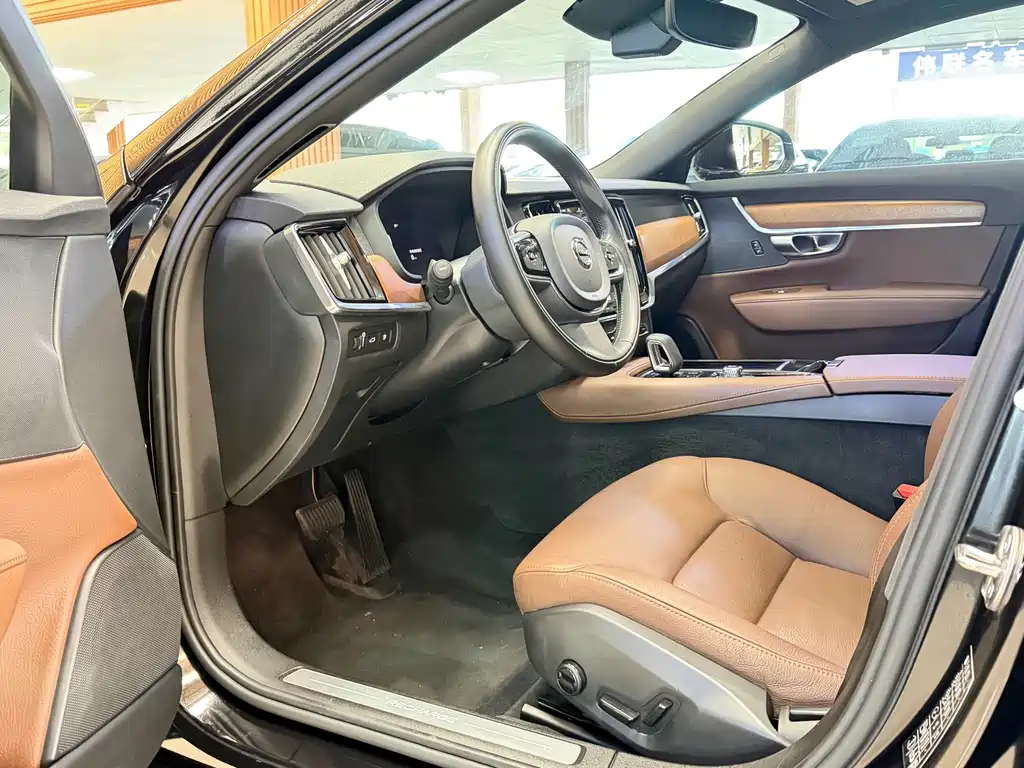 Volvo S90 PHEV — миниатюра 4