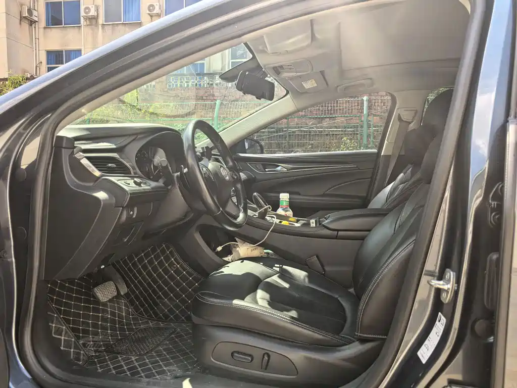 Buick LaCrosse — миниатюра 7