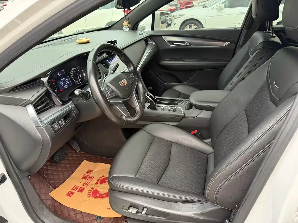 Cadillac XT5 — миниатюра 6