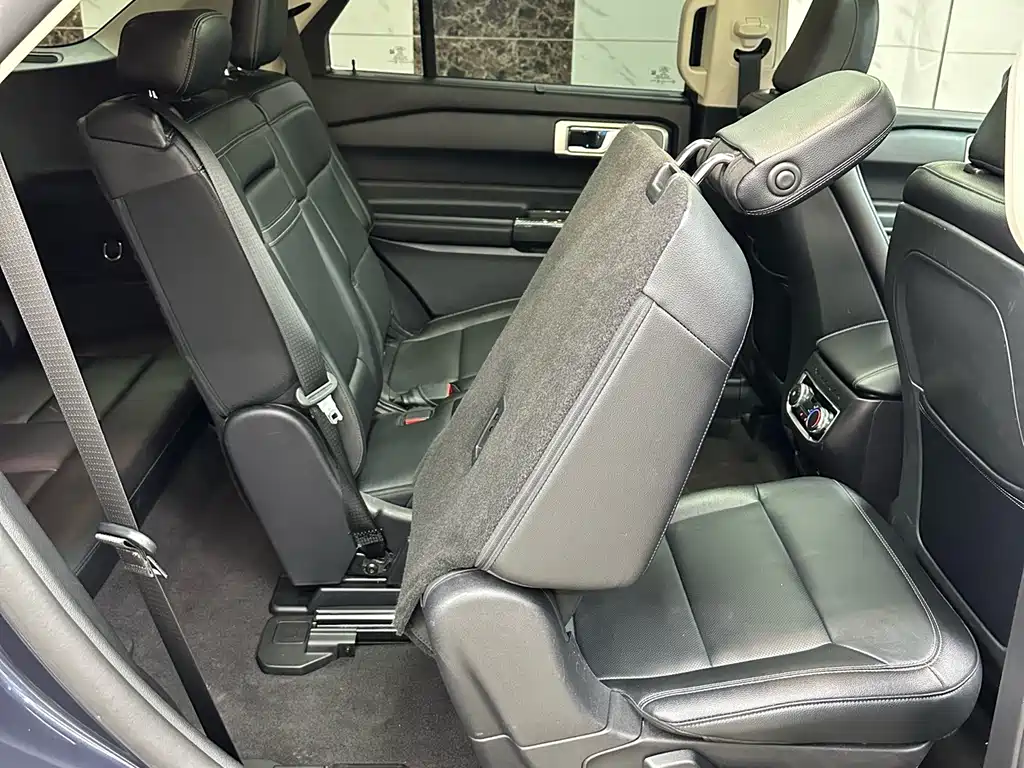 Ford Explorer — миниатюра 12