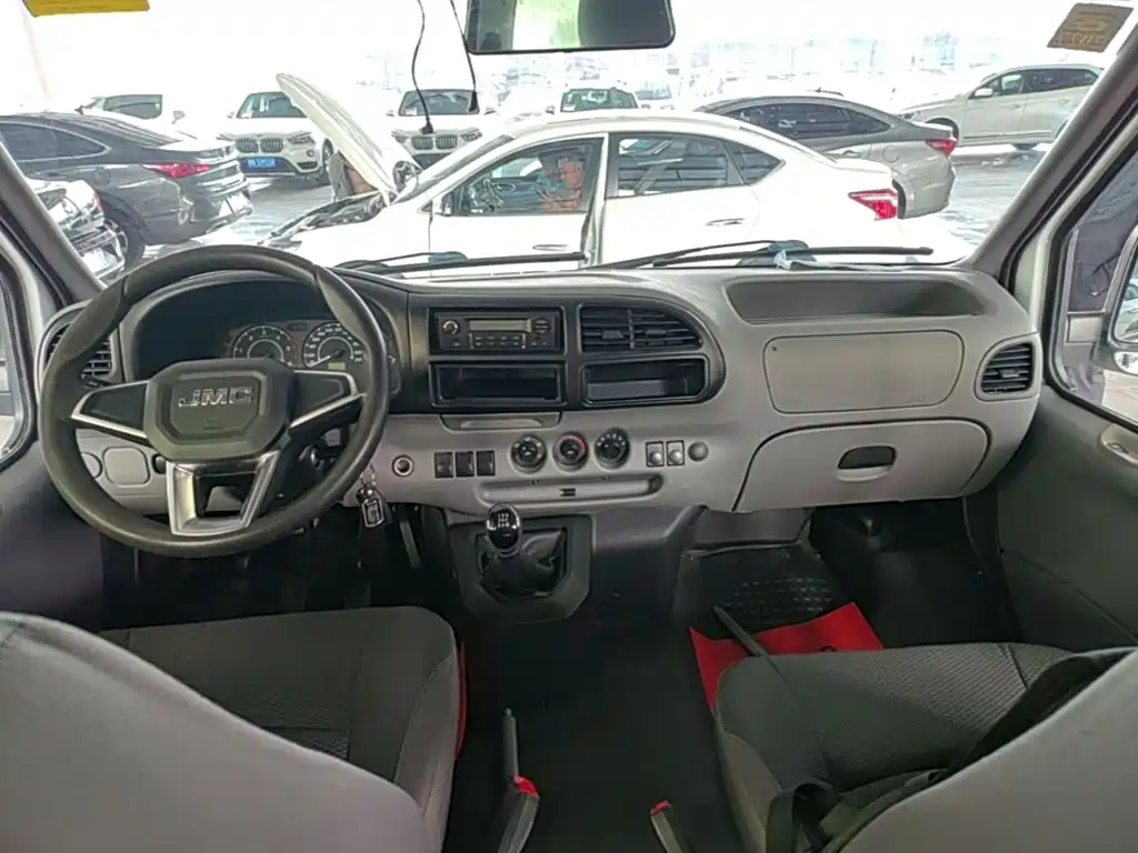 JMC Tesla — миниатюра 10