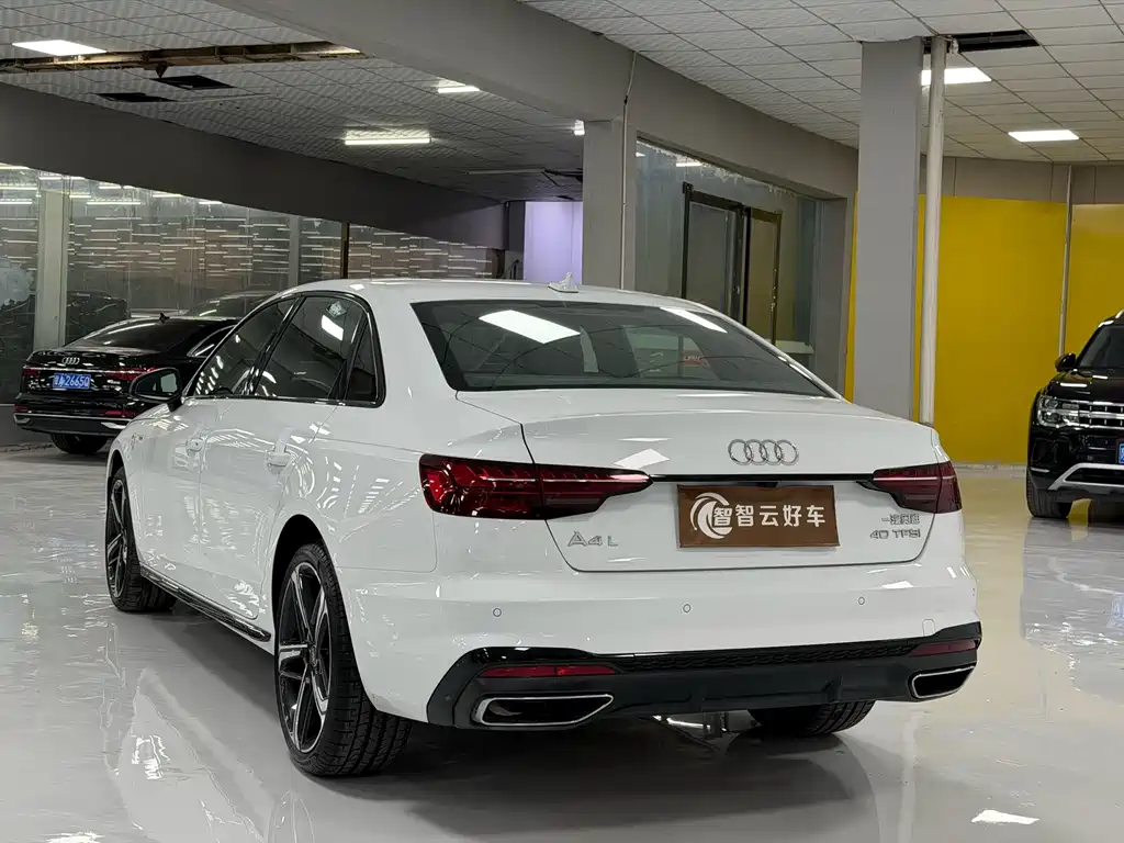 Audi A4L 2024 40 TFSI Luxury