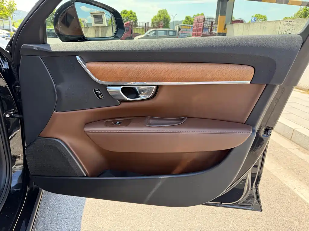 Volvo S90 — миниатюра 11