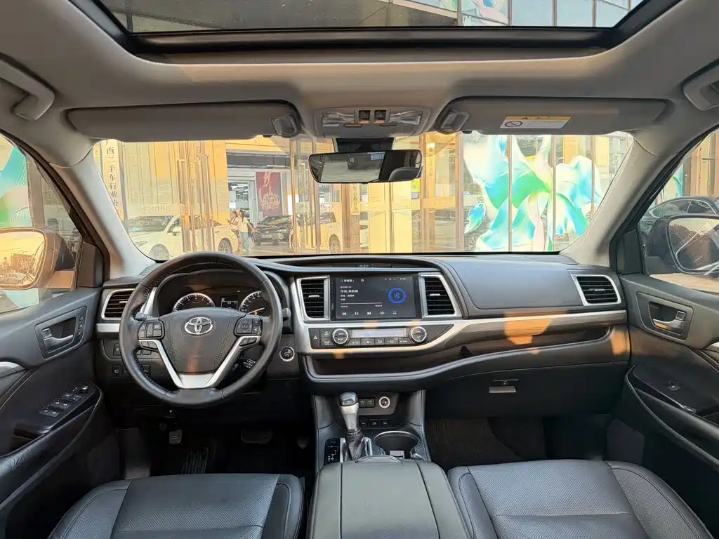 Toyota Highlander — миниатюра 8