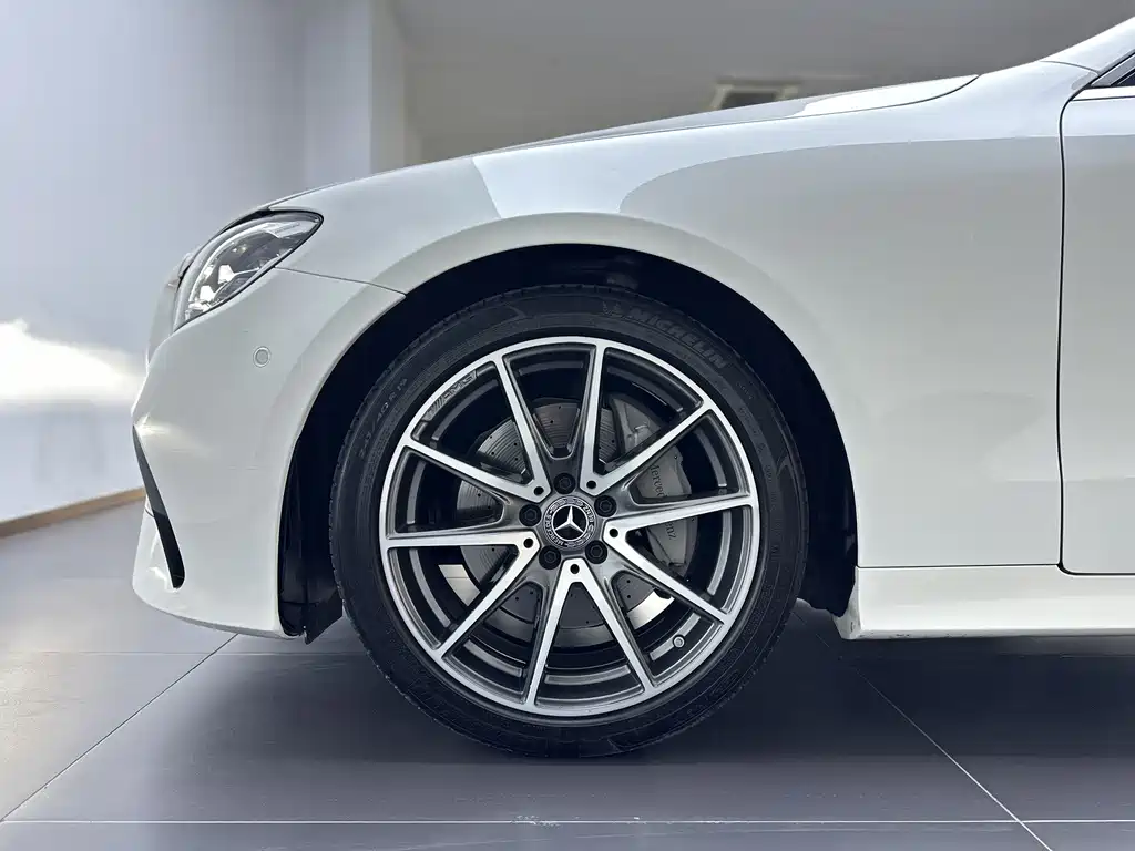 Mercedes-Benz E-Class (Import) — миниатюра 8