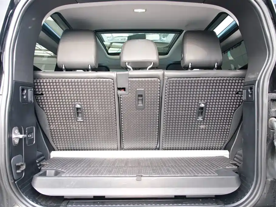 Land Rover Defender — миниатюра 21