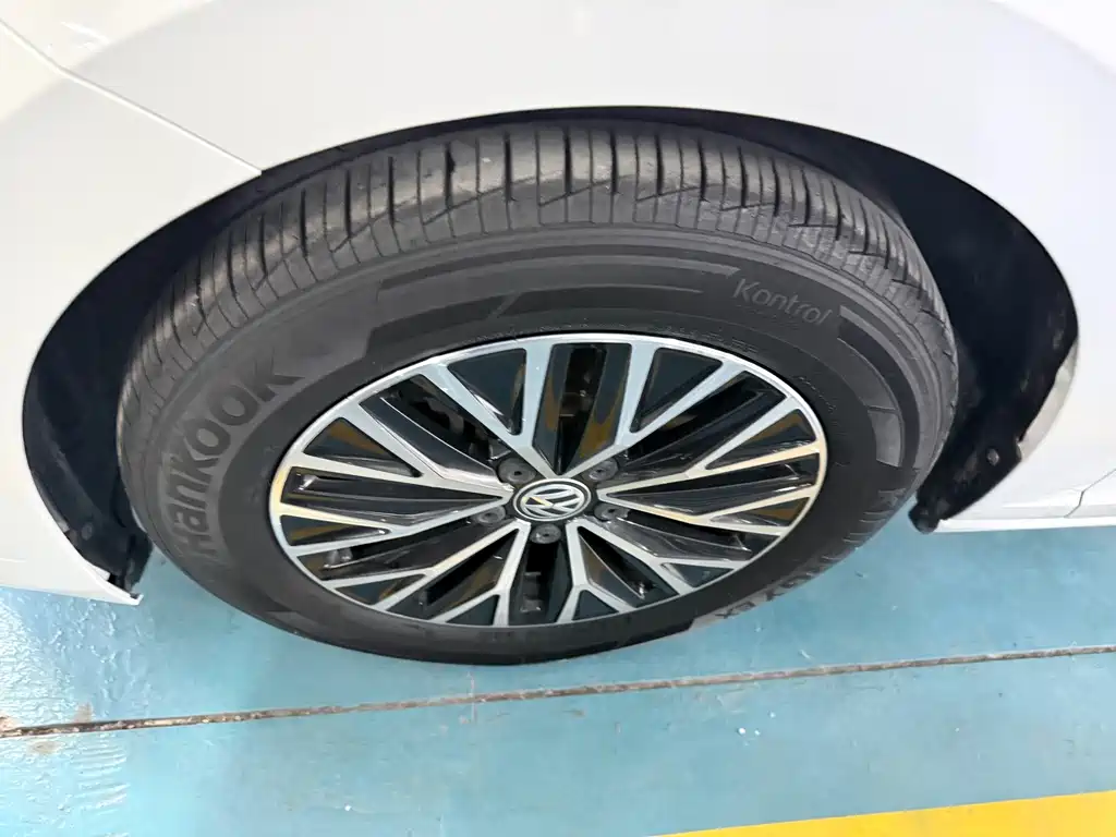 Volkswagen Sagitar — миниатюра 4