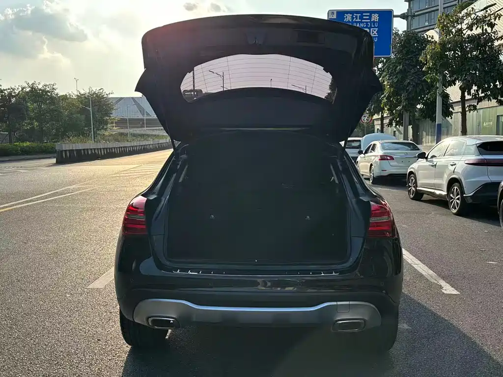 Mercedes-Benz GLA — миниатюра 18