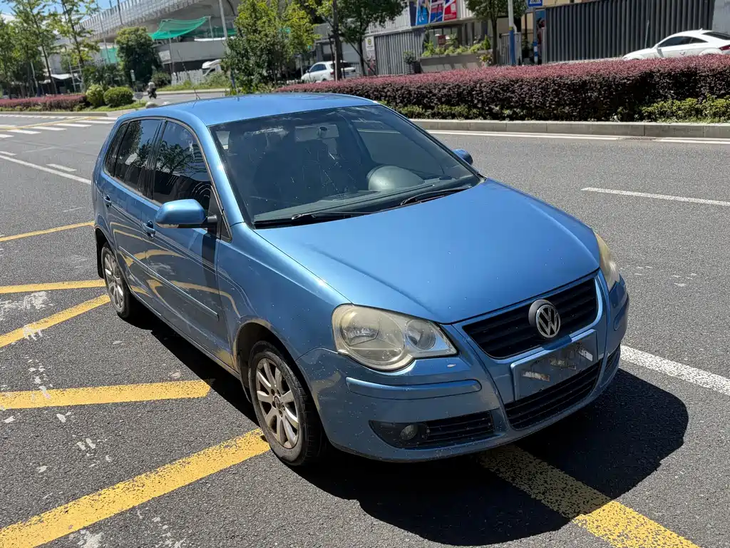 Volkswagen Polo 08 1.4 MT