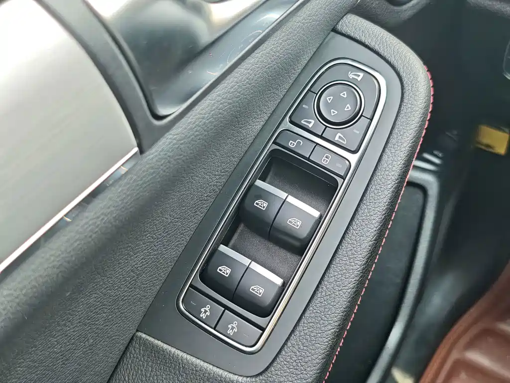 BYD Tang New Energy — миниатюра 15
