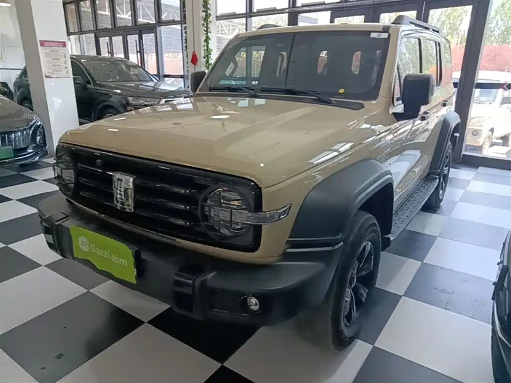 Tank Tank 300 2025