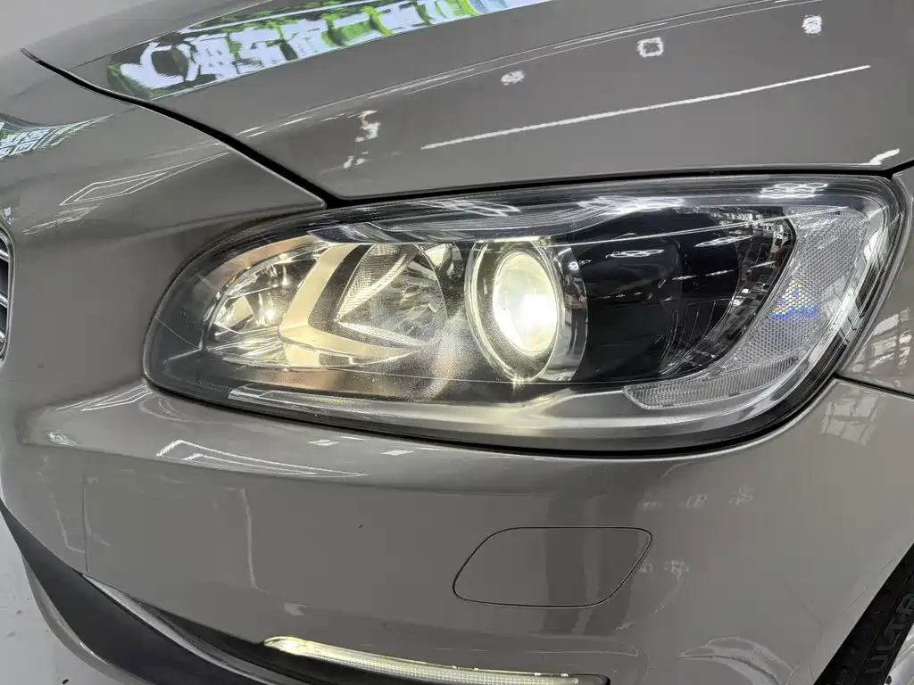 Volvo S60 PHEV — миниатюра 12