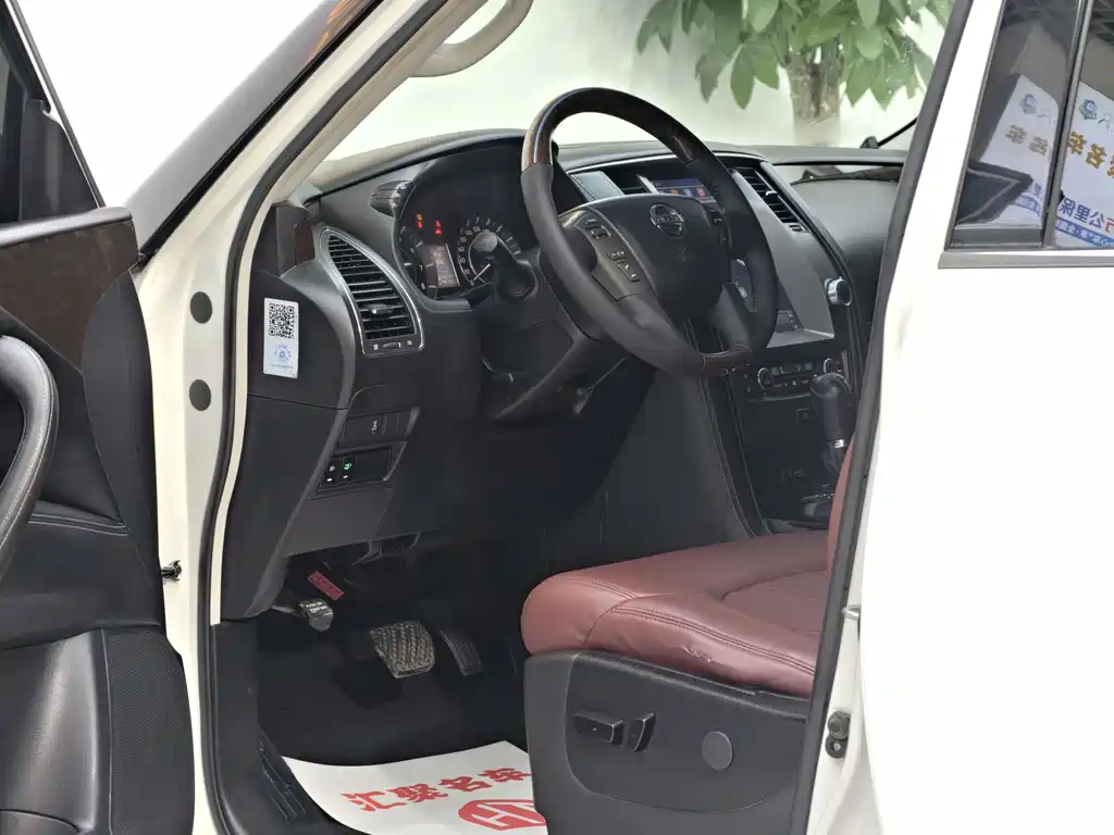 Nissan Patrol — миниатюра 16