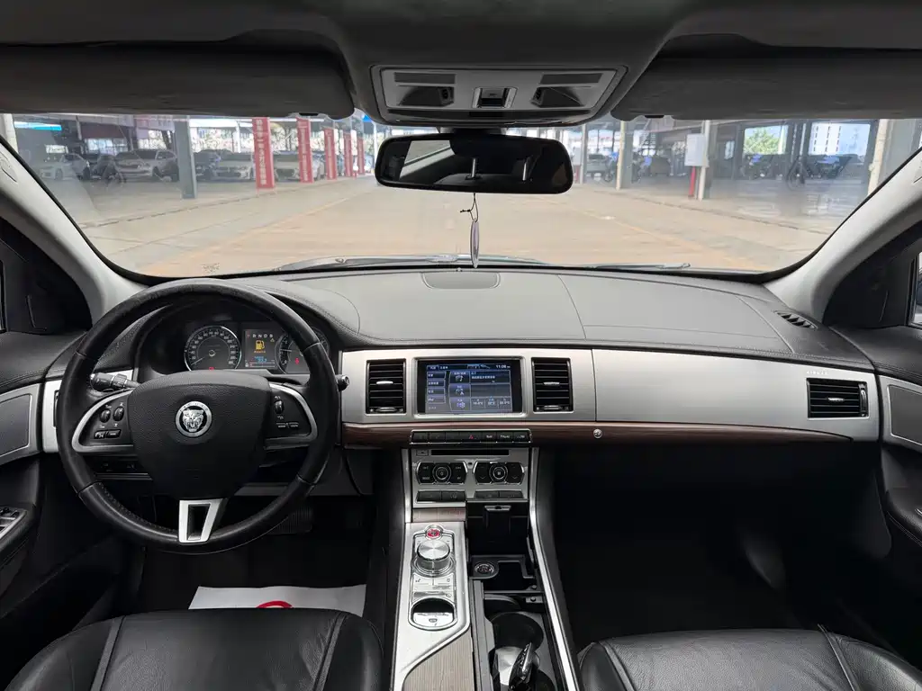 Jaguar XF — миниатюра 12