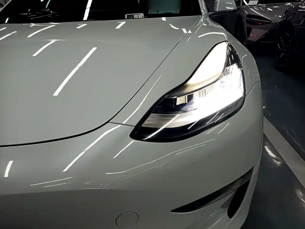 Tesla Model 3 — миниатюра 24