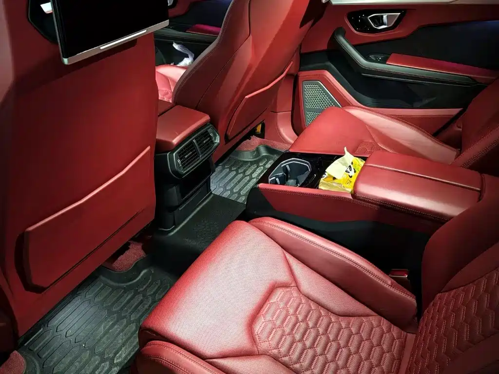 Lamborghini Urus — миниатюра 3