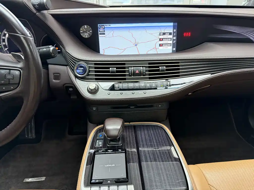 Lexus LS — миниатюра 22
