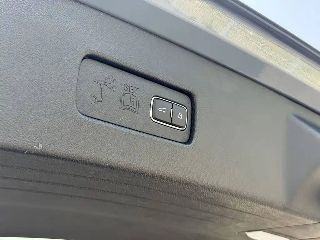Lincoln Aviator — миниатюра 25