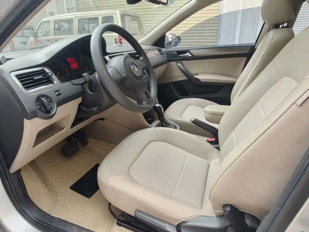 Volkswagen Santana — миниатюра 9