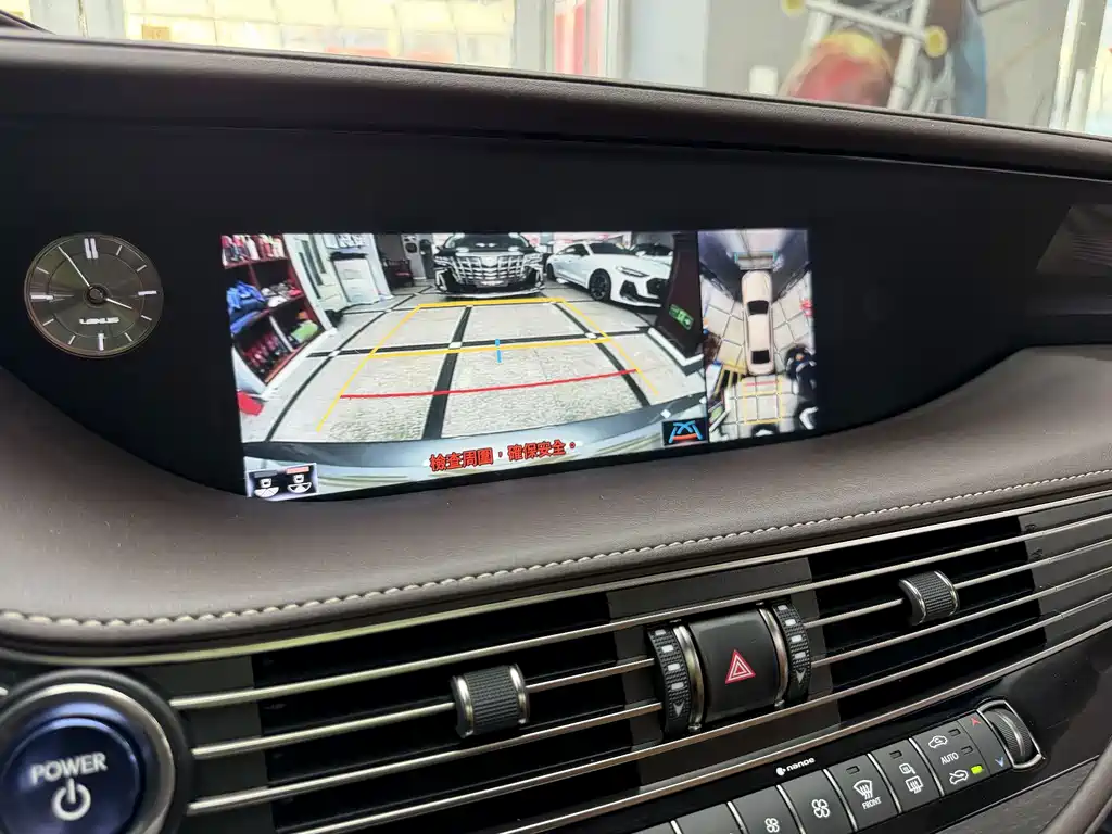 Lexus LS — миниатюра 14