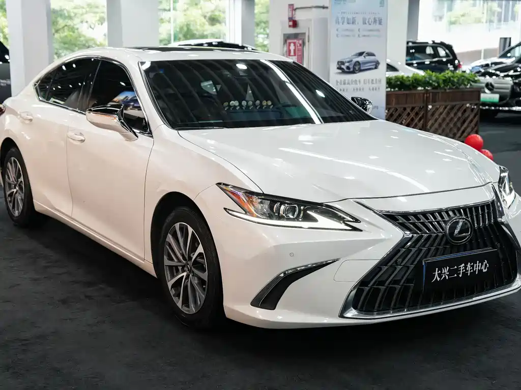 Lexus ES 2022 200 Luxury