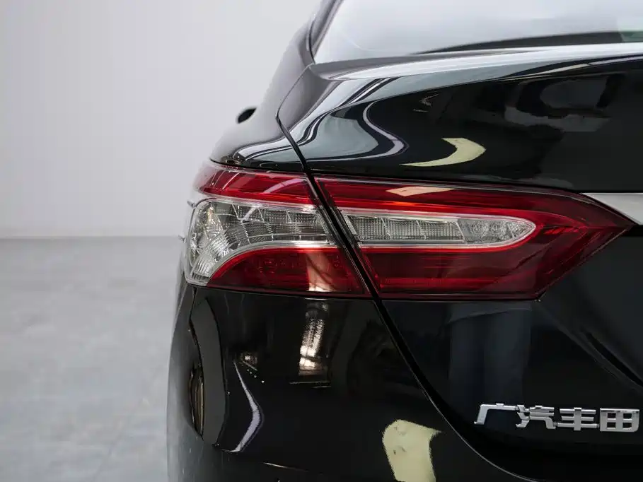 Toyota Camry — миниатюра 17
